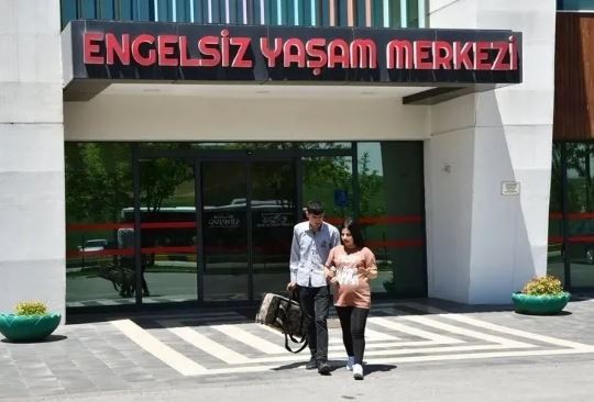 Murat Kurum tek tek müjdeleri sıraladı! Emekliye her ay 2 bin 500 TL, Öğrencilere ücretsiz ulaşım, doğal gaz...