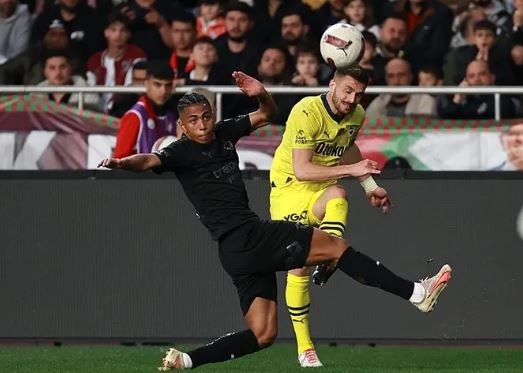 Dusan Tadic ve Edin Dzeko ayrılıyor! İşte yeni adresleri...