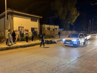 Iskenderun'da Hafif Ticari Araç Ile Motosiklet Çarpisti Açiklamasi 2 Yarali