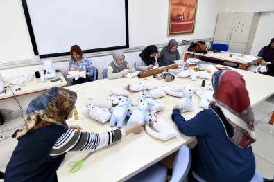 Pursaklar'da 7 Bin 177 Kadin Hanimevleri'nde Sosyallesme Firsati Buldu