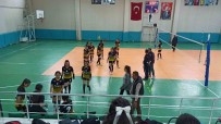 Sarigöl'de Kizlar Arasi Voleybol Turnuvasi Basladi