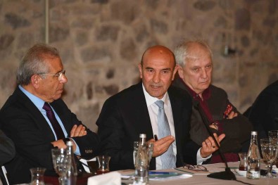 Soyer'den Veda Öncesi Son Toplanti Açiklamasi 'Ben Yola Devam Ediyorum'