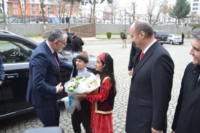 Bakan Isikhan, Batman Valisi Ile Görüserek Eski Vekil Hamidi'nin Taziyesi Katildi