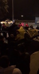 Defalarca Takla Atan Ticari Taksi, Halk Otobüsüne Çarparak Durabildi Açiklamasi 1 Yarali