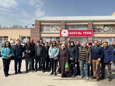 'Meyve Agaçlarinda Budama Ve Asilama' Kurslarinda 845 Kisi Sertifika Aldi