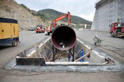 Sariçay Baraji'nda Çalismalar Devam Ediyor