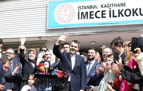 Murat Kurum'dan yerel seçim mesajı: Bir oyla ne değişir demeyin ve mutlaka oyunuzu kullanın