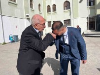 'Baba' Dedigi Yakiniyla Rakip Olan Genç Aday Basarilar Diledi