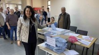 Cumhur Ittifaki Çanakkale Belediye Baskan Adayi Jülide Iskenderoglu, Oyunu Kullandi Haberi
