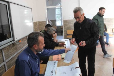 Karaman'da Oy Kullanma Islemi Basladi