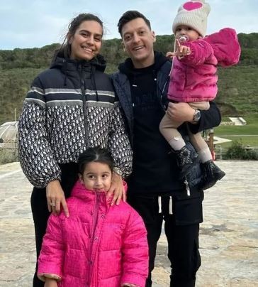 Amine’ye eşinden özel ders!