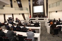 Baskan Çolakbayrakdar'dan Meclis Üyelerine Plaket