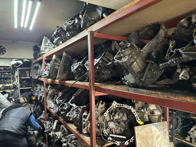 Kayseri'de 15 Adet Kaçak Otomobil Motoru Ele Geçirildi