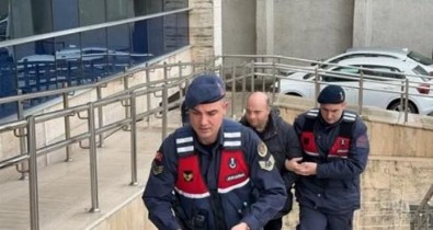 Marketteki tartışmayı ayırmaya çalışan polislere 'Hepinizi Hakkari'ye sürdürürüm' diyerek direndi, gözaltına alındı