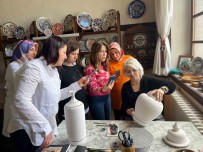Amasya'nin Kadin Çini Ustalari Sertifikalarini Aldi Haberi