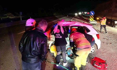 Kütahya'da Tir Ile Otomobil Çarpismasi Açiklamasi 1 Ölü, 1 Yarali