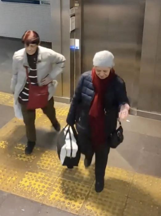İstanbullu asansör dahi kullanamıyor: Metro istasyonlarında umutsuz bekleyiş...