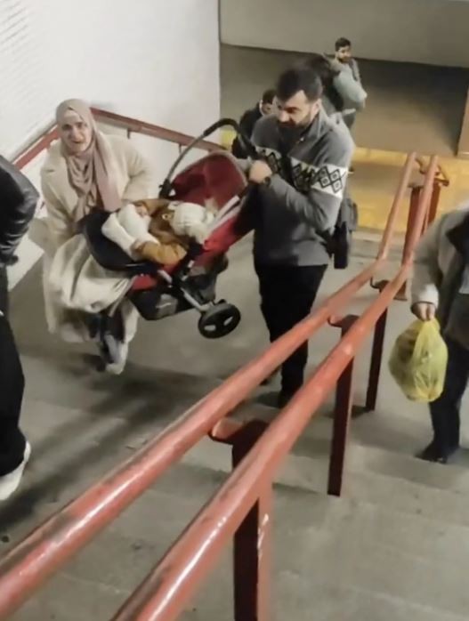 İstanbullu asansör dahi kullanamıyor: Metro istasyonlarında umutsuz bekleyiş...