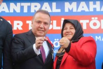 Baskan Böcek'ten Kepez Santral'de 570 Hak Sahibine Daha Anahtar Teslimi