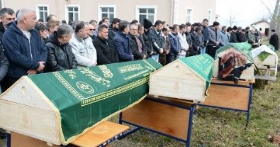 Feci kazada hayatını kaybeden 5 kişi toprağa verildi