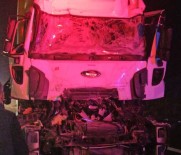 Kamyona Arkadan Çarpan Tirin Sürücüsü Hayatini Kaybetti