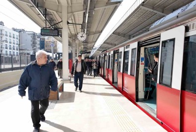 Sirkeci -Kazliçesme Rayli Sistem Hatti'ni Bir Haftada 80 Bin Yolcu Kullandi
