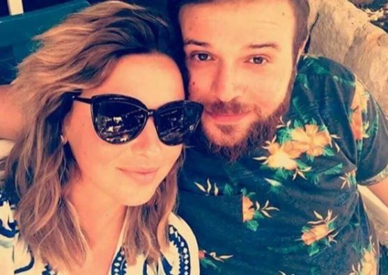 Erkek kardeşiyle akılalmaz benzerlik!