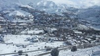 Pülümür'de Kar Yagisi Kenti Beyaza Bürüdü