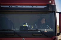 'Yollarin Sultani' Leyla Için Tir Soförlügü Bir Tutku