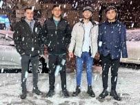 Yüksekova'da Lapa Lapa Kar Yagisi Haberi