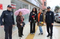 Çan Polisinden Kadinlara Karanfilli Kutlama