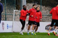Gaziantep FK Selçuk Inan Yönetiminde Ilk Antrenmanini Yapti