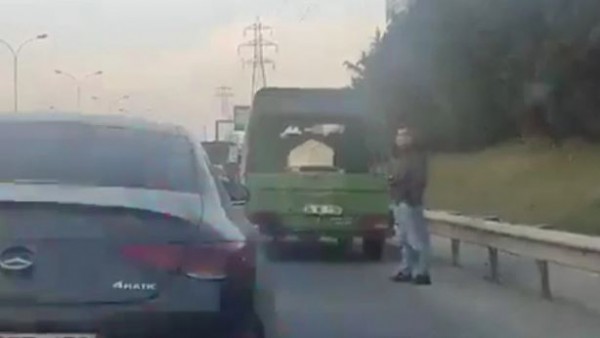 Bu da oldu: İBB'ye bağlı cenaze aracı yolda kaldı!