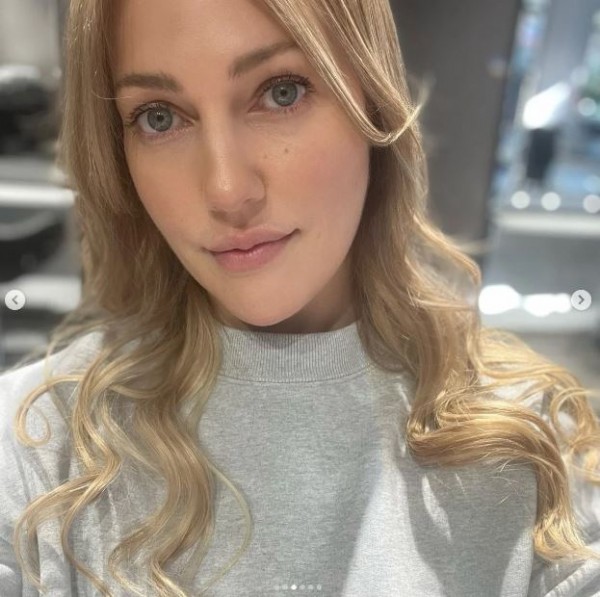 Meryem Uzerli'nin şaşırtan yeni imajı!