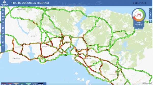İstanbul'da yağmur klasiği! Trafik kilitlendi