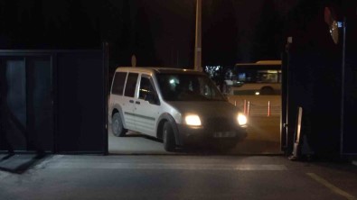 Kar Maskesi Ve Silahla Kuyumcuyu Böyle Soydular 8 Saat Geçmeden Yakalandilar