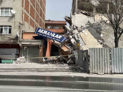 5 Katli Is Merkezi, Tek Darbede Yerle Bir Oldu