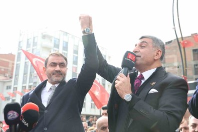 CHP Elazig'da Umdugunu Bulamadi