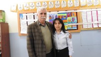 Erzincan'da Iki Kadinin Aday Oldugu Seçimde Oylar Esit Çikinca Muhtar Kura Ile Belirlendi Haberi
