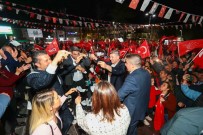 Merkezde Güven Tazeleyen Ercengiz, Cumhuriyet Meydani'nda Kutlama Yapti Haberi