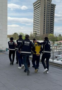 Ankara'da Yagma Olayina Karisan Sahis Tutuklandi