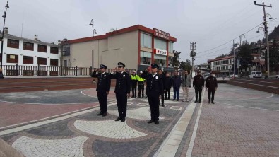 Bolu'da Türk Polis Teskilati'nin 179. Kurulus Yil Dönümü Için Çelenk Sunma Töreni Düzenlendi