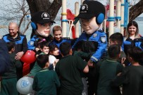 Polisten Bayramda Çocuklara Sürpriz Haberi