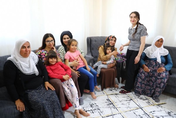 Depremzedelerin yeni yuvalarında ilk bayram: “Sanki köy evi değil saray yapmışlar”