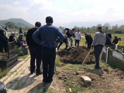 Aile Katliami Yapan Sahis Cenaze Namazi Kilinmadan Defnedildi