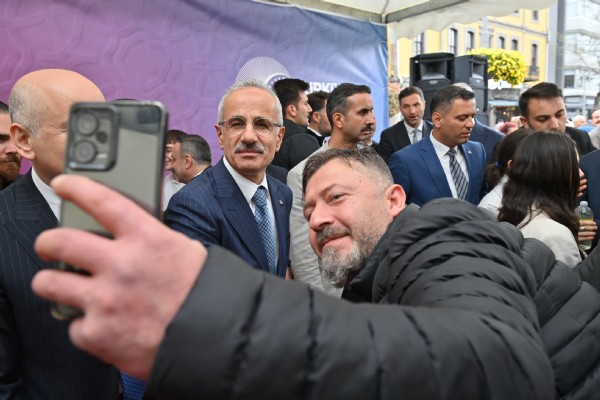 Bakan Uraloğlu'ndan uyarı ve müjde! O araçlar Pazar günü trafiğe çıkamayacak...