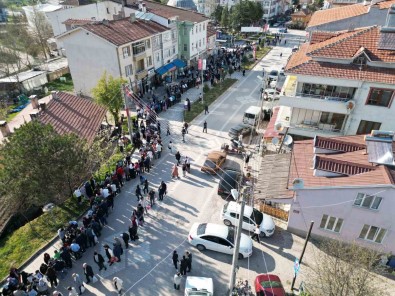 Seker Dagitma Geleneklerini Bu Bayram Da Sürdürdüler