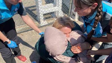 21 Saattir Havada Mahsur Kaldi, Helikopterden Iner Inmez Yeri Öptü