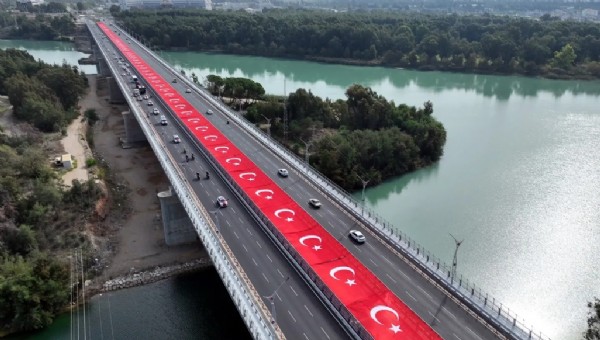 CHP’li başkan tamamlamayınca bakanlık yaptı! Türkiye’nin en büyük 4’üncü köprüsü Adana’nın yükünü aldı