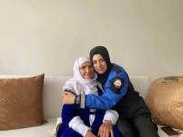 Hakkari Polisinden 100 Yasindaki Zeynep Nineye Ziyaret